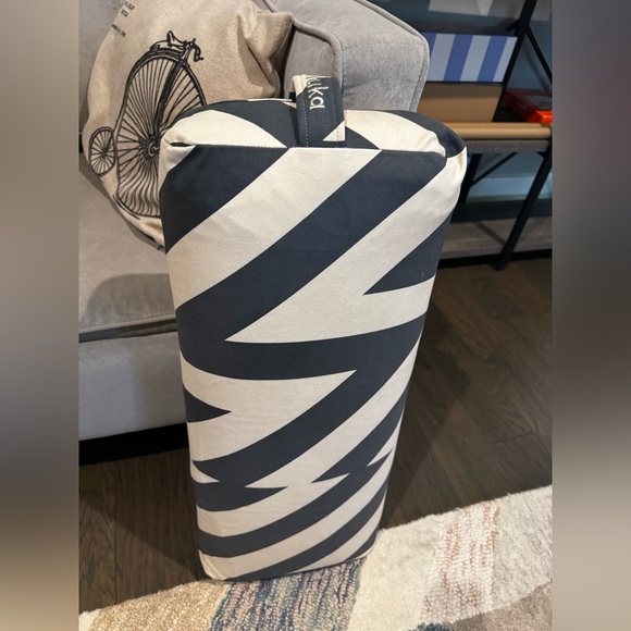 Manduka Enlight Rectangular Yoga Bolster - Picture 10 of 10